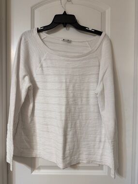 crown & ivy White Scoop Neck Textured Sweater